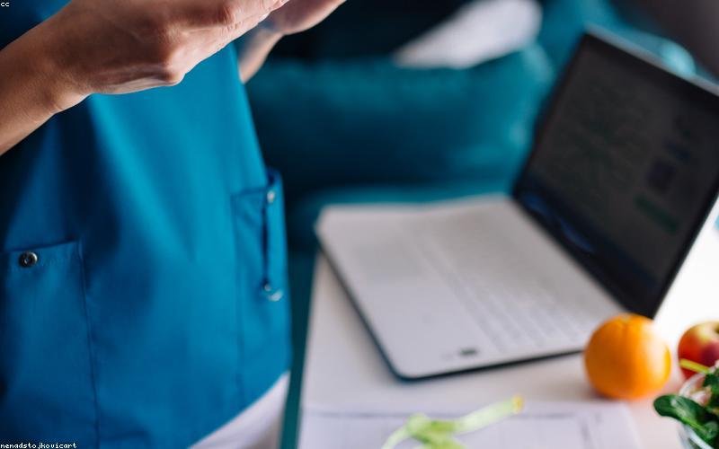 The Best WFH Desk Setup Upgrades for Maximum Focus & Ergonomics